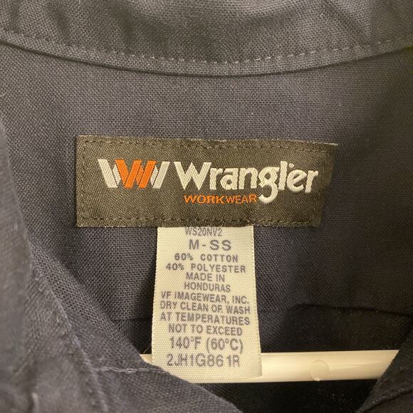 wrangler shirt Button Up Medium Navy Blue Workwear Casual Short Sleeve - Picture 2 of 4